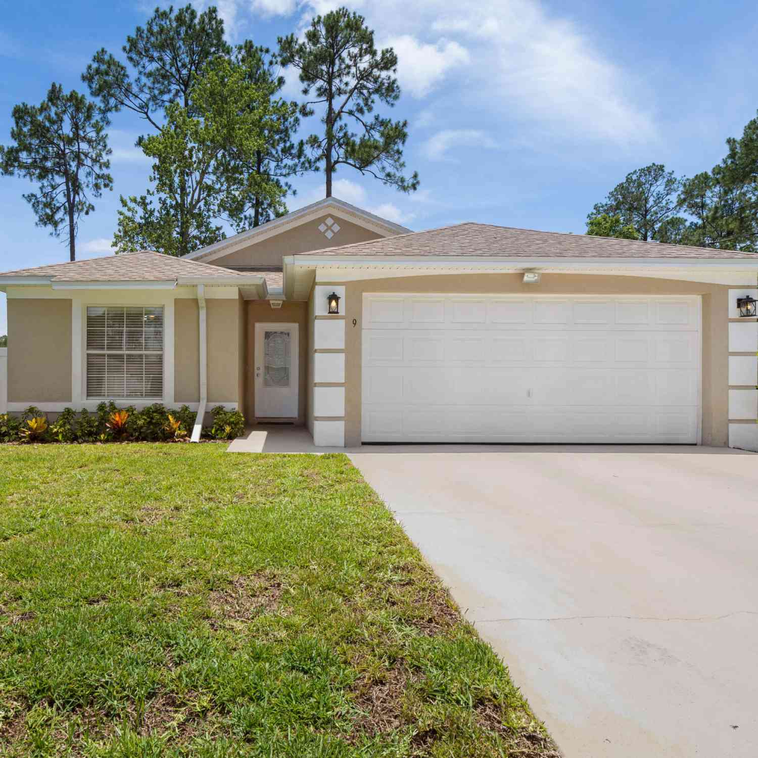 Homes For Sale - 9 Reid Place<br/> Palm Coast, FL 32164