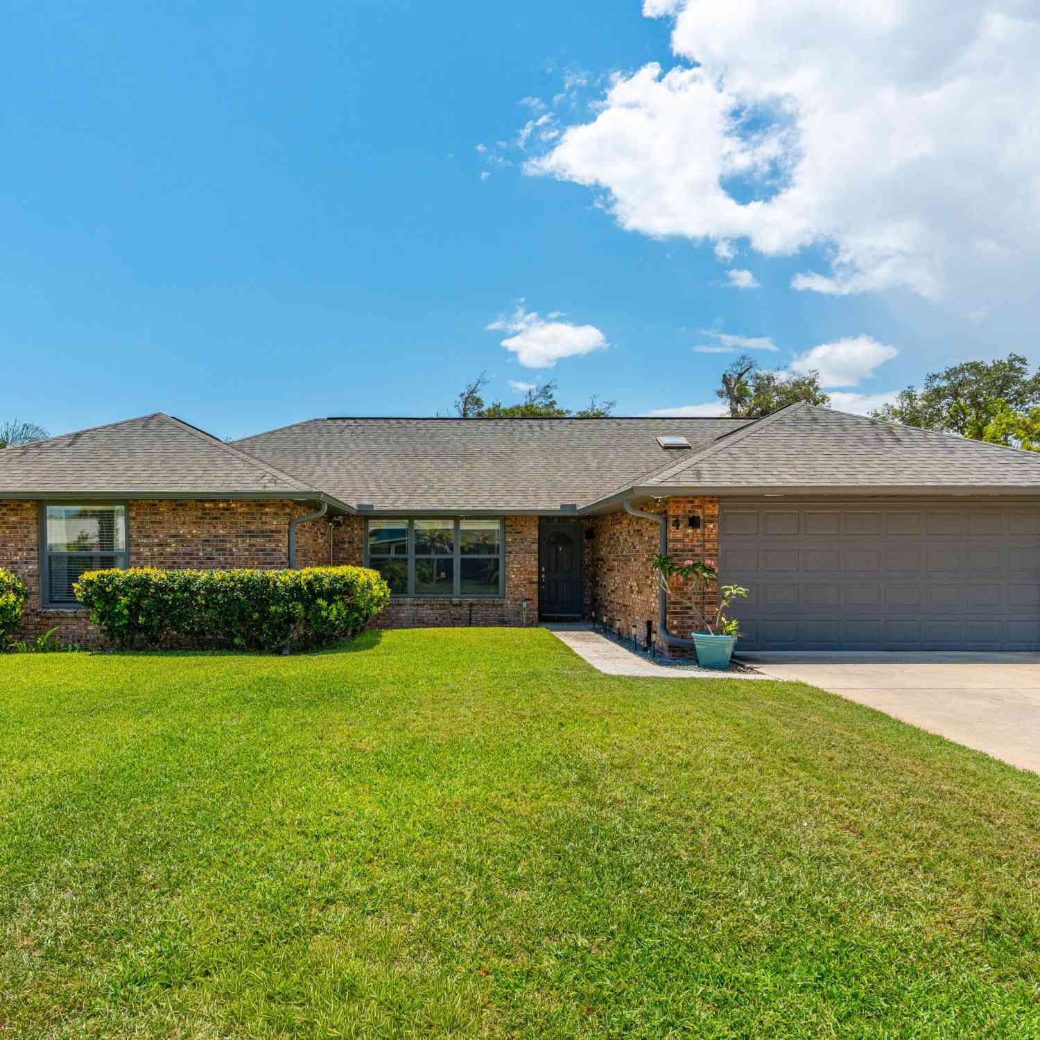 Homes For Sale - 4 Carmel Terrace<br/> Ormond Beach, FL 32174