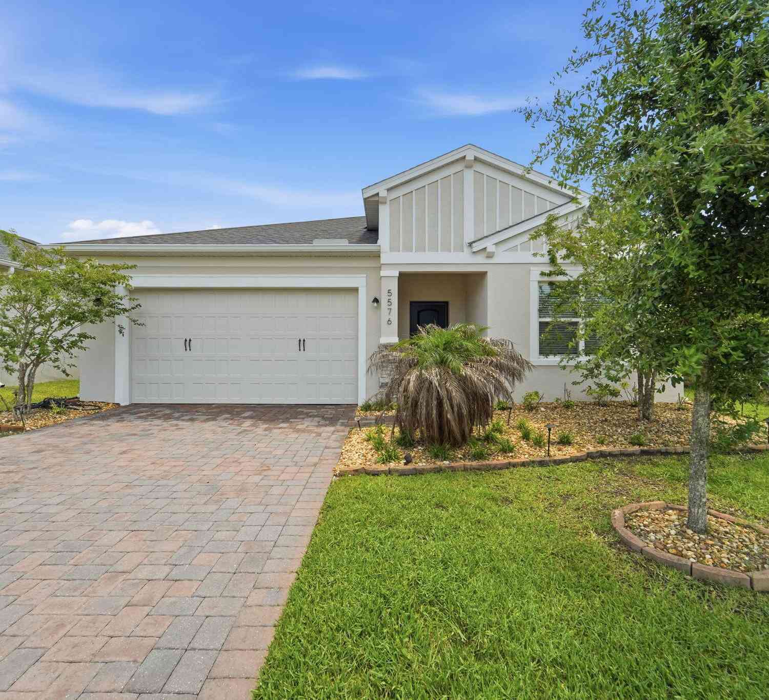Homes For Sale - 5576 Estero Loop<br/> Port Orange, FL 32128