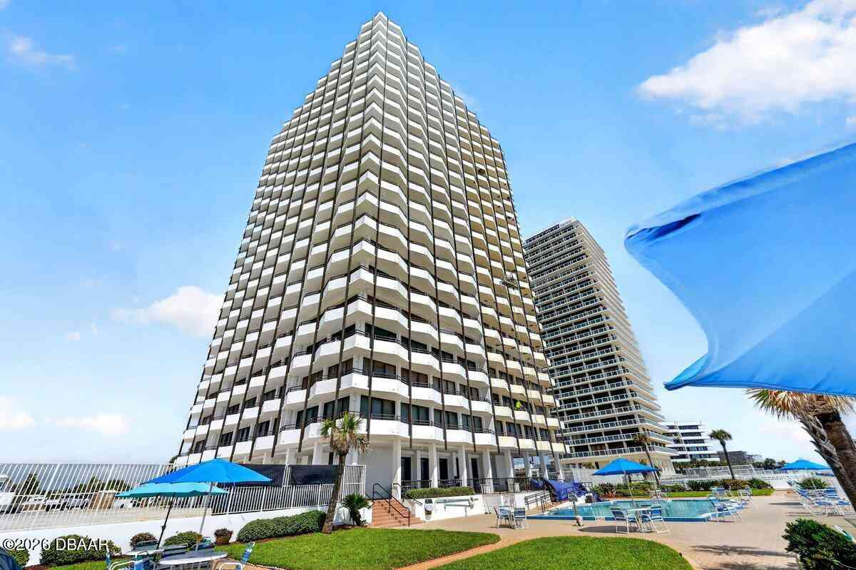 Condo For Sale - 2900 N Atlantic Avenue #1006<br/> Daytona Beach, FL 32118