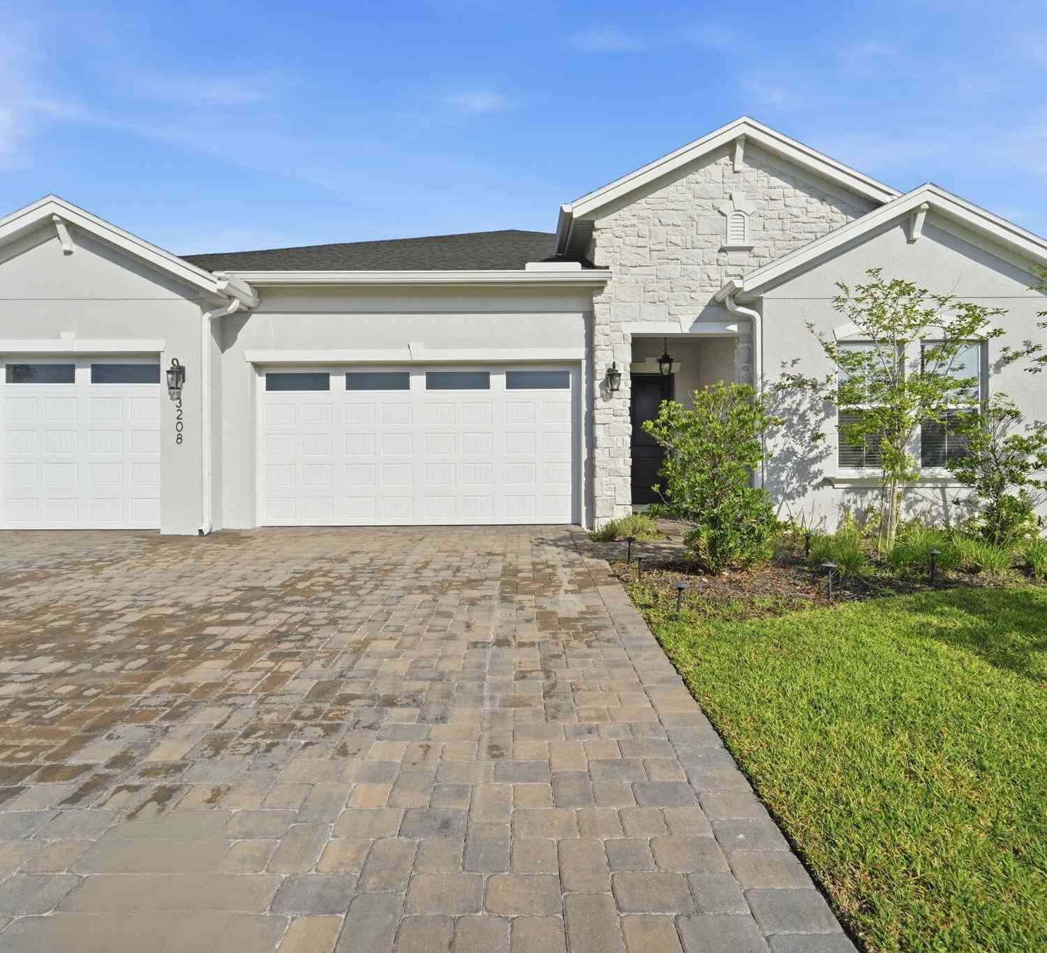 Homes For Sale - 3208 Legends Preserve Drive<br/> Daytona Beach, FL 32124