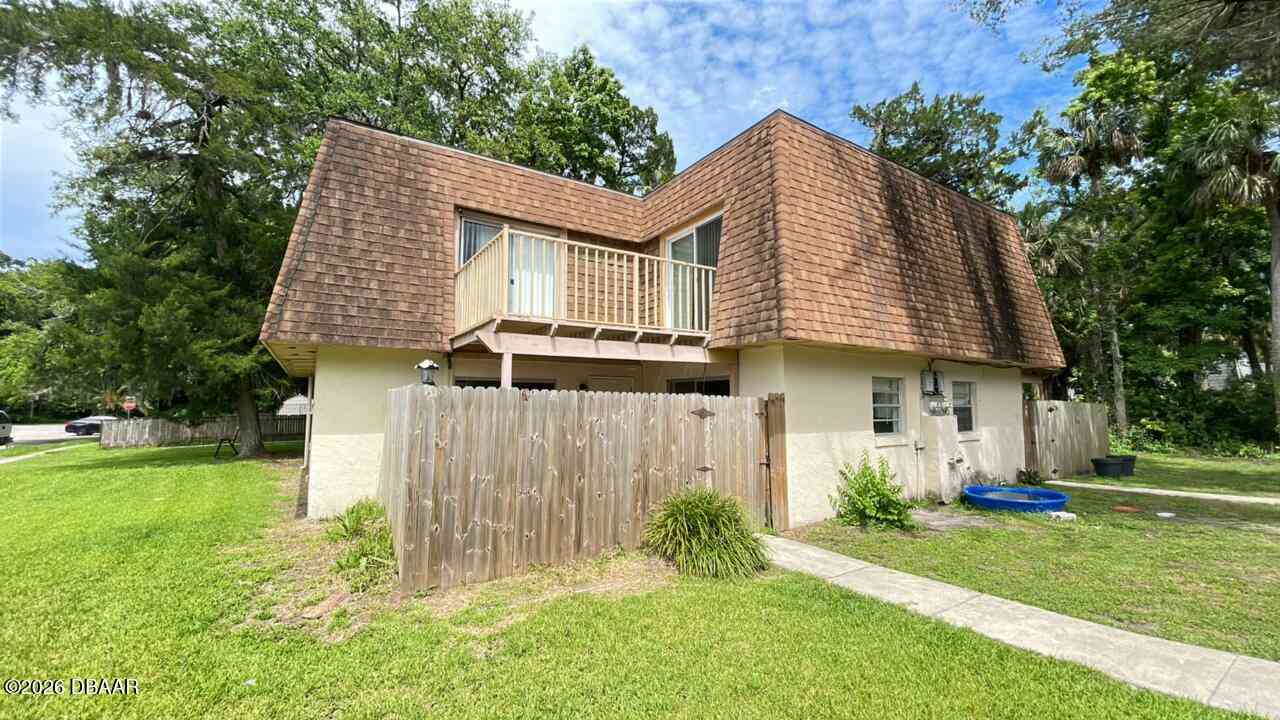 Townhouse For Rent - 75 Springwood Square<br/> Port Orange, FL 32129