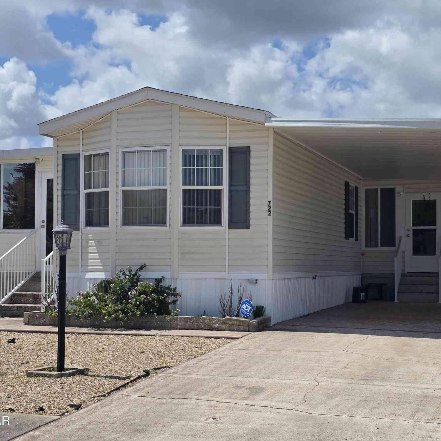 Mobile Home For Sale - 722 La Grange Avenue<br/> Port Orange, FL 32129