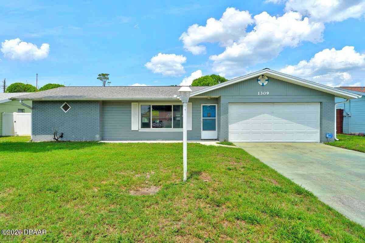 Homes For Sale - 1309 Suwanee Road<br/> Daytona Beach, FL 32114