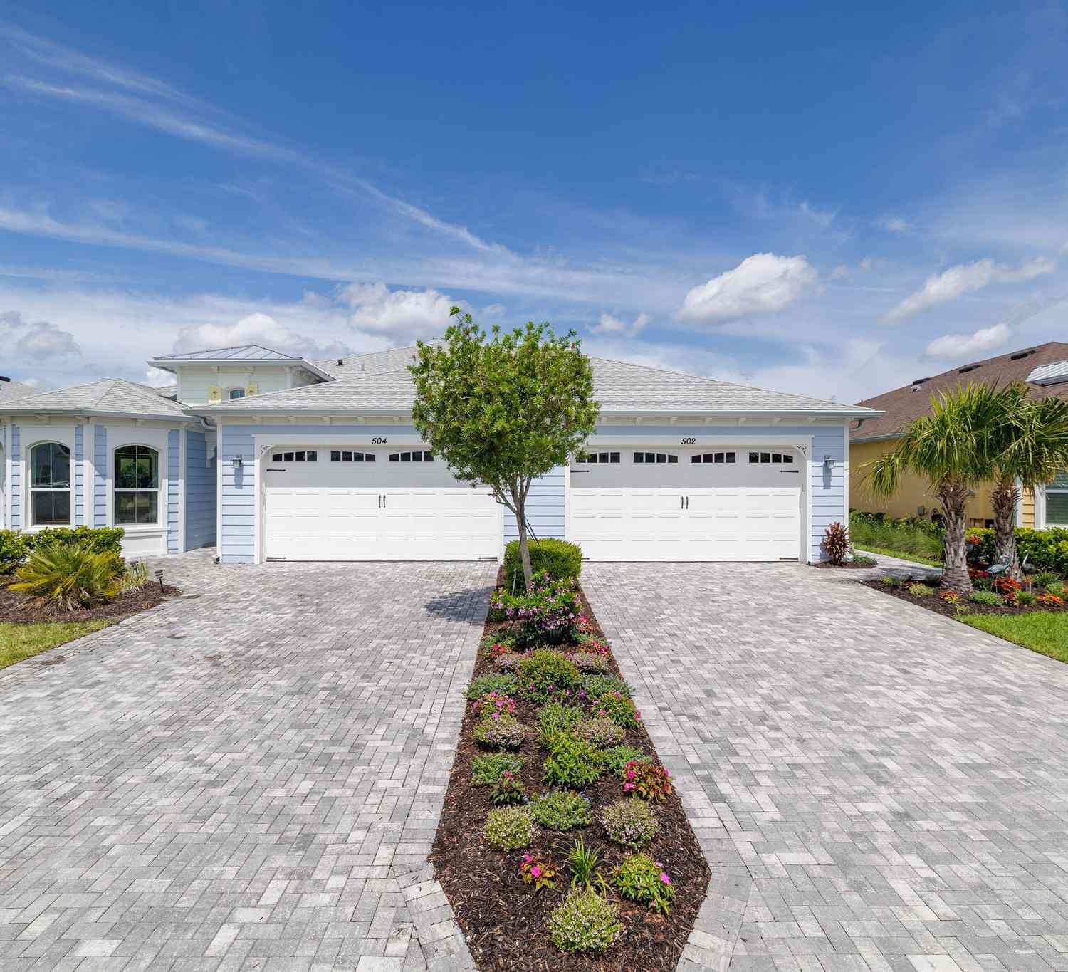 Homes For Sale - 504 Margaritaville Avenue<br/> Daytona Beach, FL 32124