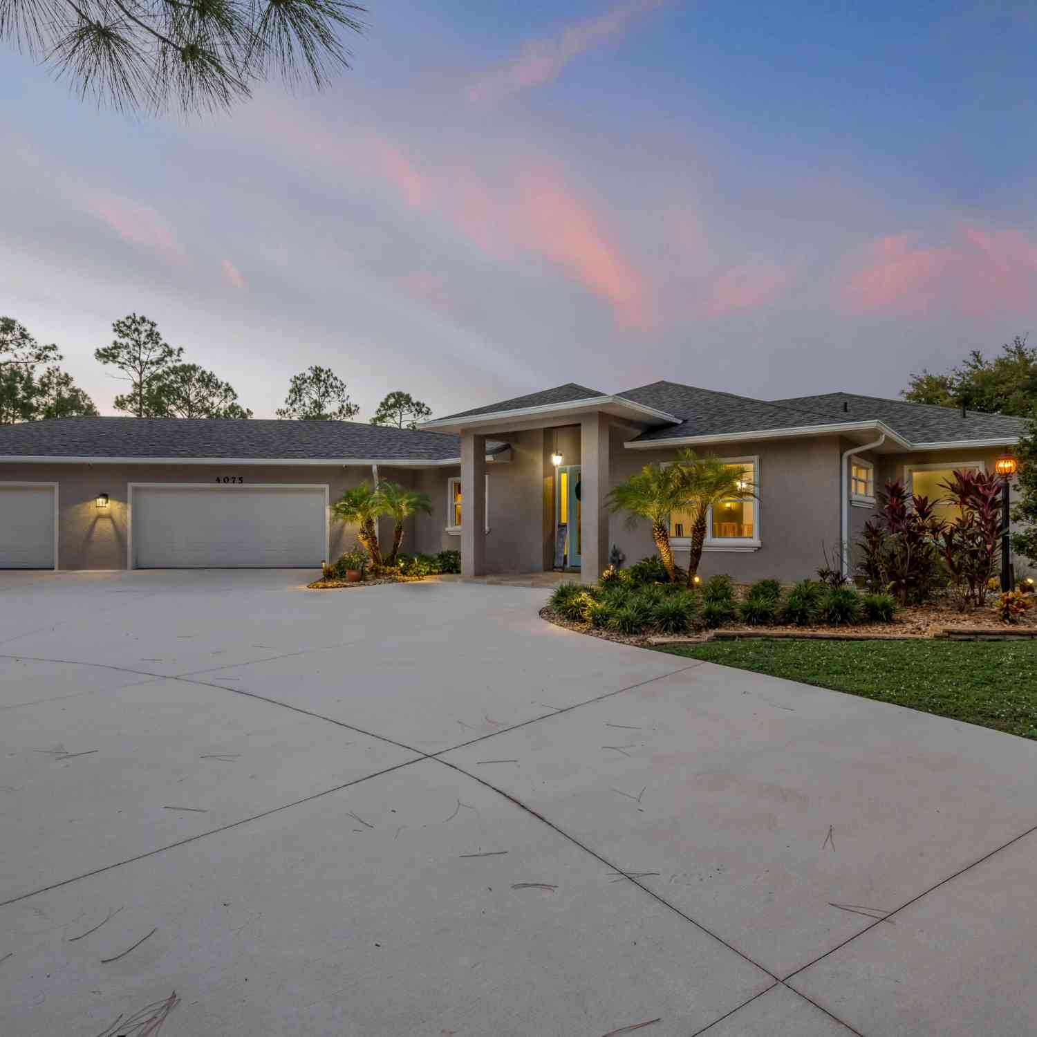 Homes For Sale - 4075 Crestwood Manor Drive<br/> New Smyrna Beach, FL 32168