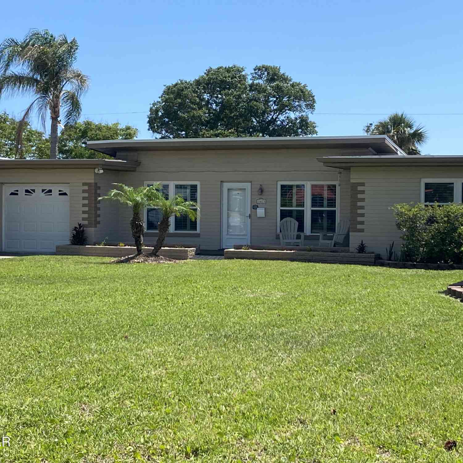 Homes For Sale - 1623 Ridge Avenue<br/> Holly Hill, FL 32117