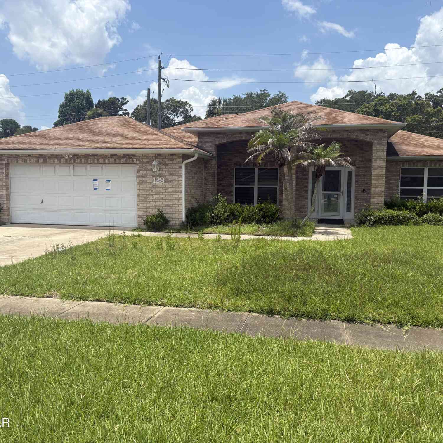 Homes For Sale - 128 Spinnaker Circle<br/> South Daytona, FL 32119