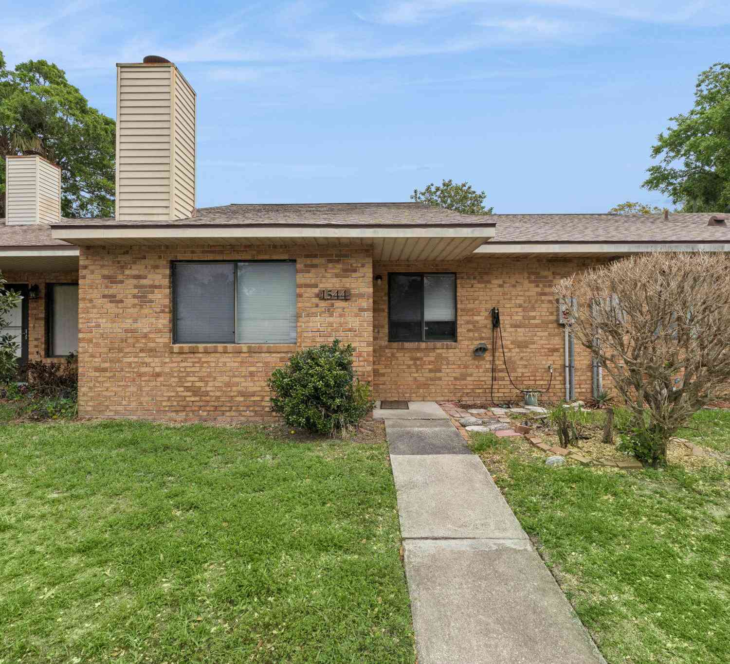 Townhouse For Sale - 1544 Franklin Circle<br/> Holly Hill, FL 32117