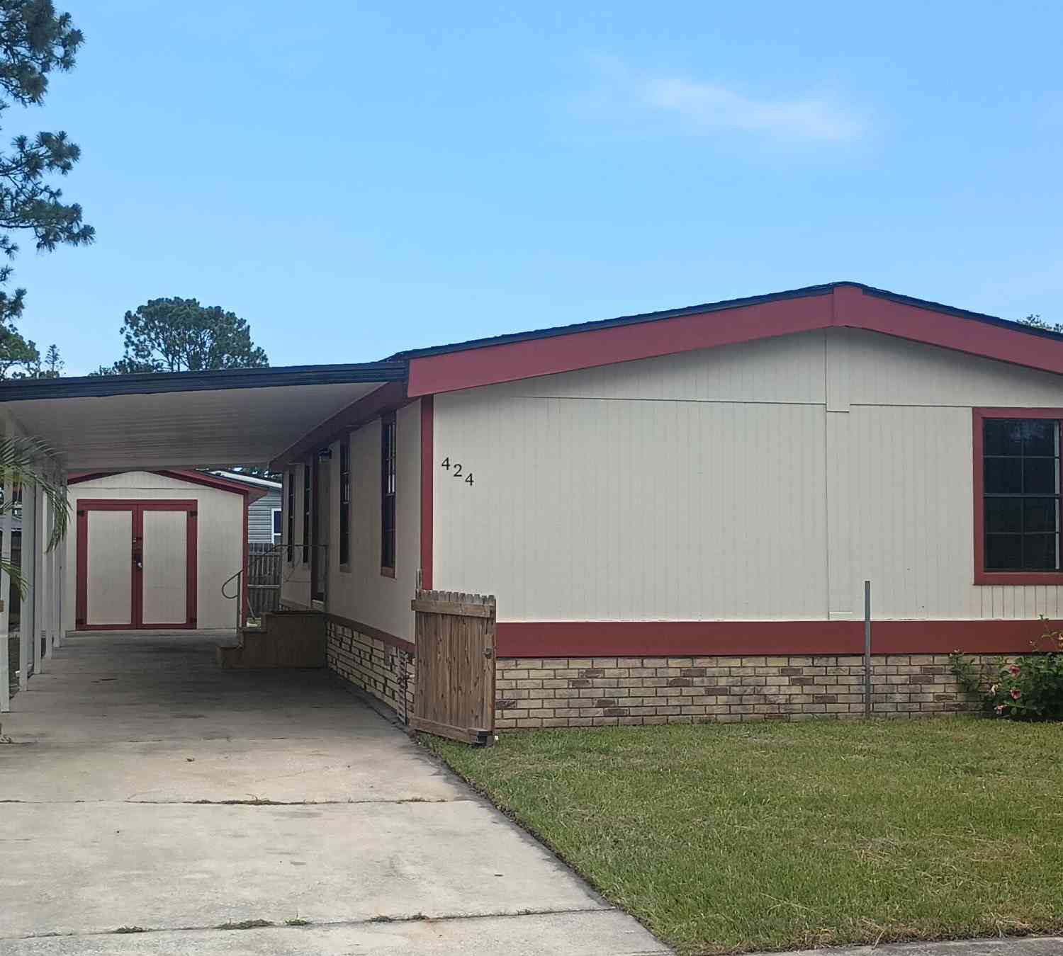 Mobile Home For Sale - 424 Laurie Avenue<br/> Port Orange, FL 32127