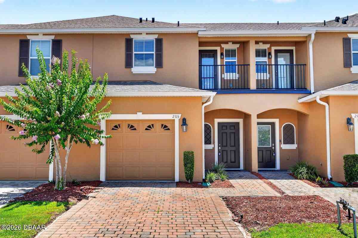 Townhouse For Sale - 205 Wentworth Grande Drive<br/> Daytona Beach, FL 32124