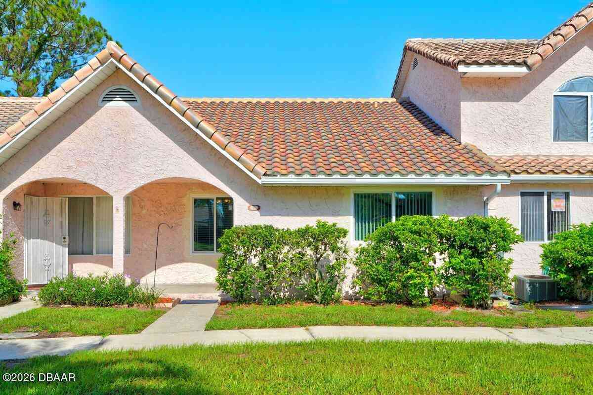 Townhouse For Sale - 3539 Forest Branch Drive #B<br/> Port Orange, FL 32129