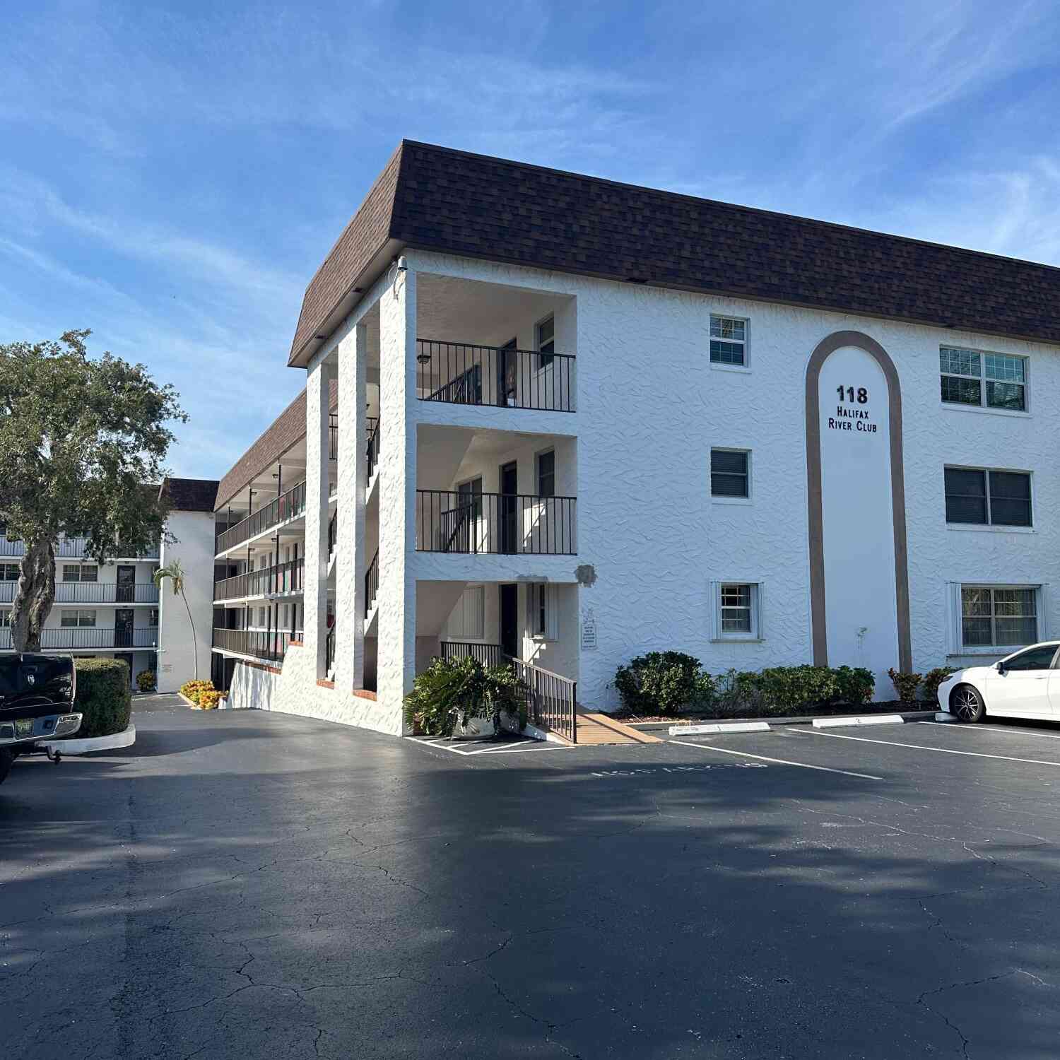 Condo For Sale - 118 S Halifax Avenue #210<br/> Volusia County, Daytona Beach, FL 32118