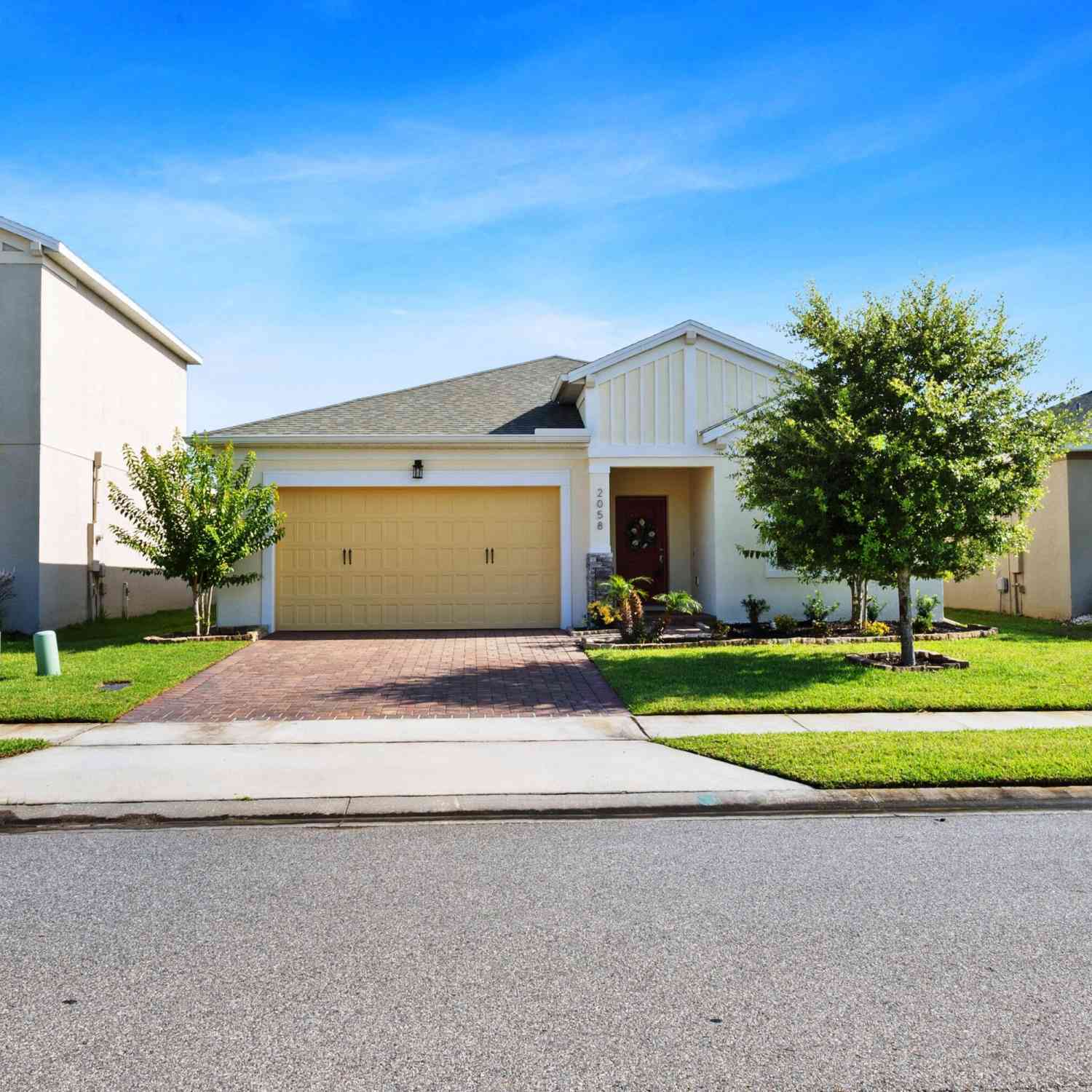 Homes For Sale - 2058 Cove Point Road<br/> Port Orange, FL 32128