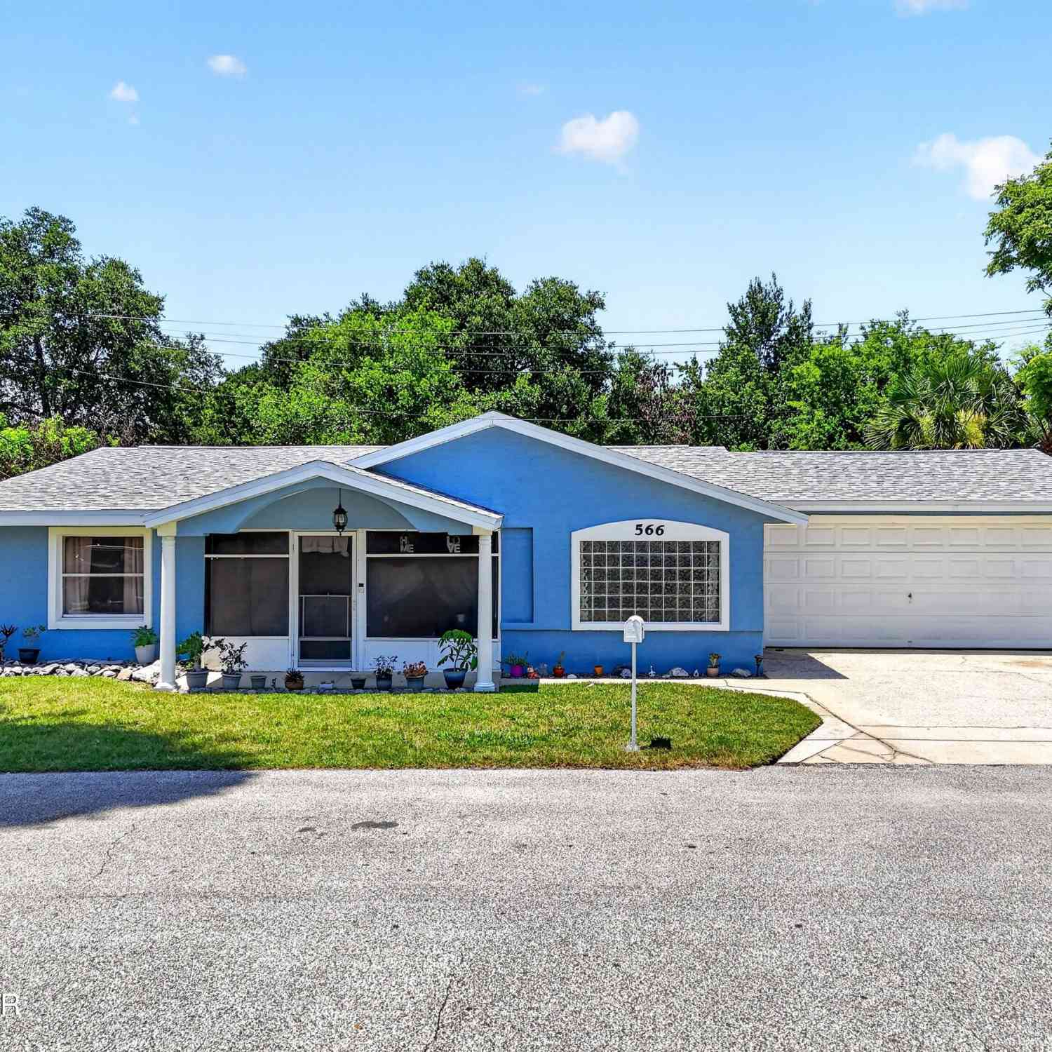 Homes For Sale - 566 4th Street<br/> Volusia County, Holly Hill, FL 32117