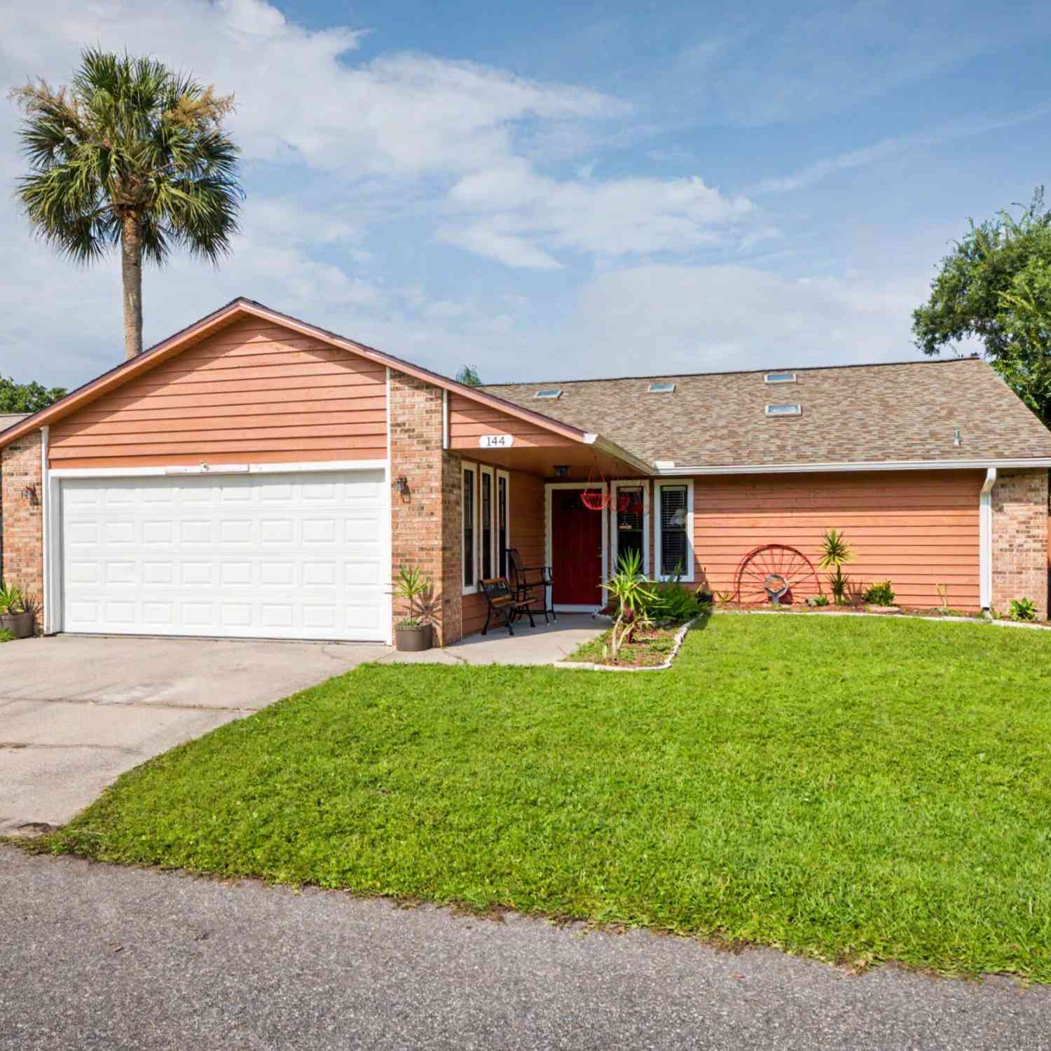 Homes For Sale - 144 Herring Gull Court<br/> Daytona Beach, FL 32119