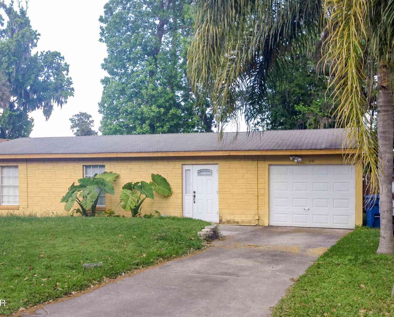 Homes For Sale - 1151 Buena Vista Drive<br/> Volusia County, Daytona Beach, FL 32117
