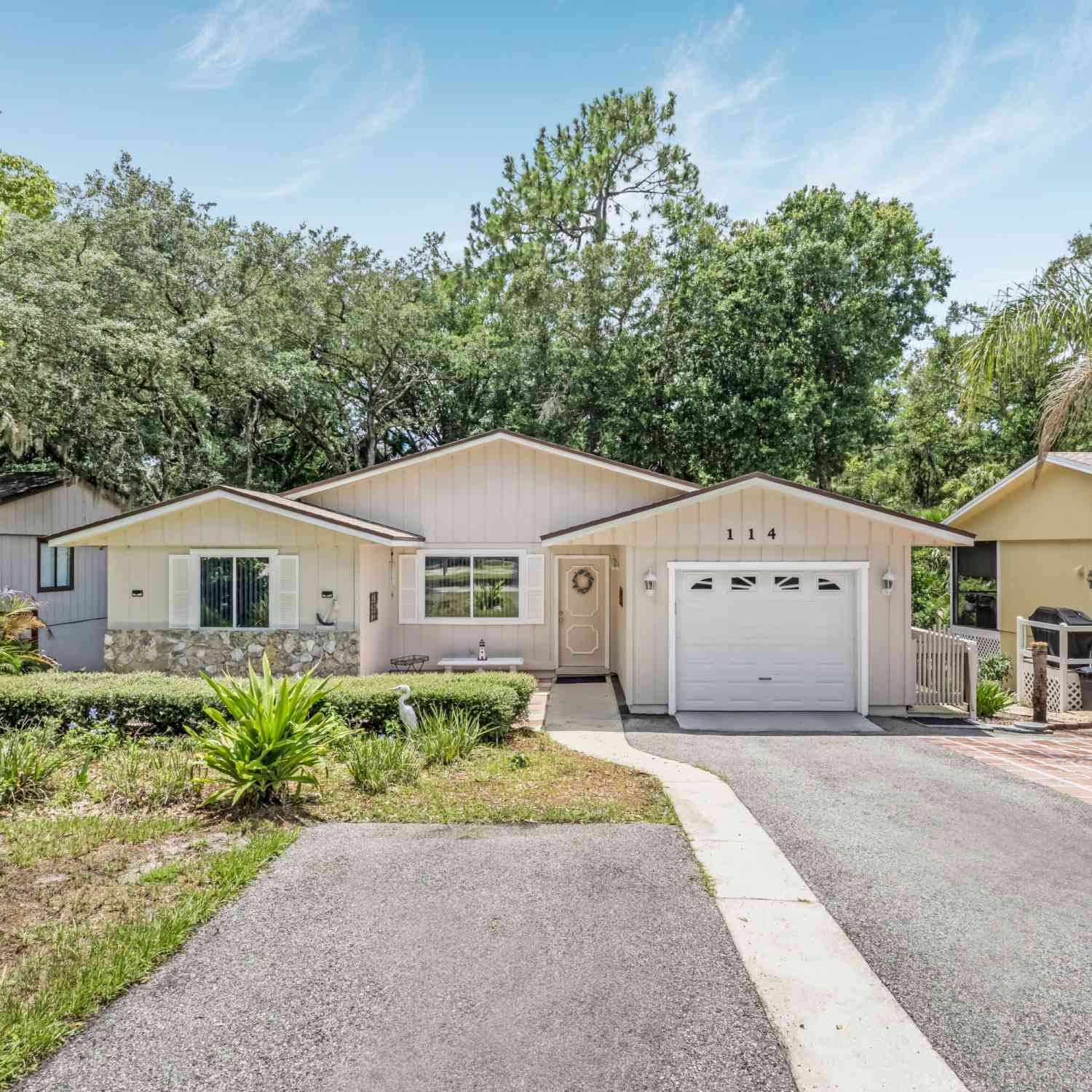 Homes For Sale - 114 Hickory Lane<br/> Port Orange, FL 32128