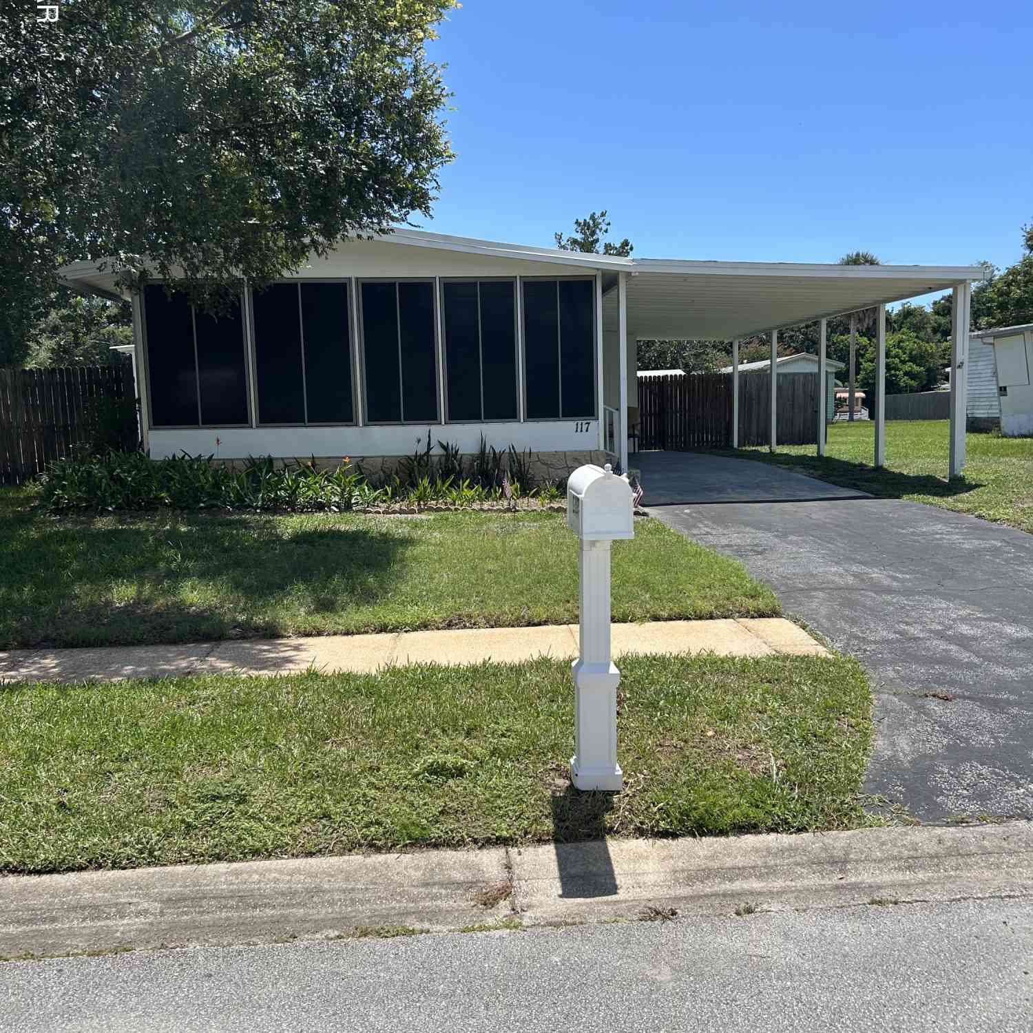 Mobile Home For Sale - 117 Kon Tiki Terrace<br/> Volusia County, Port Orange, FL 32129