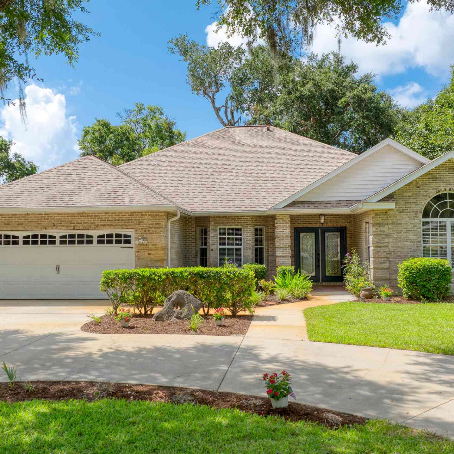 Homes For Sale - 5 Watercliff Lane<br/> Ormond Beach, FL 32174