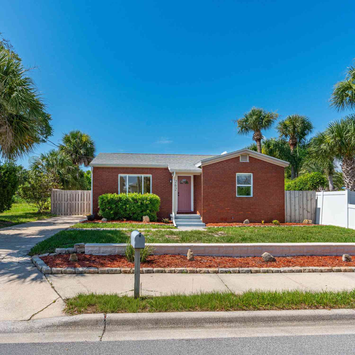 Homes For Sale - 262 Seaview Avenue<br/> Volusia County, Daytona Beach, FL 32118