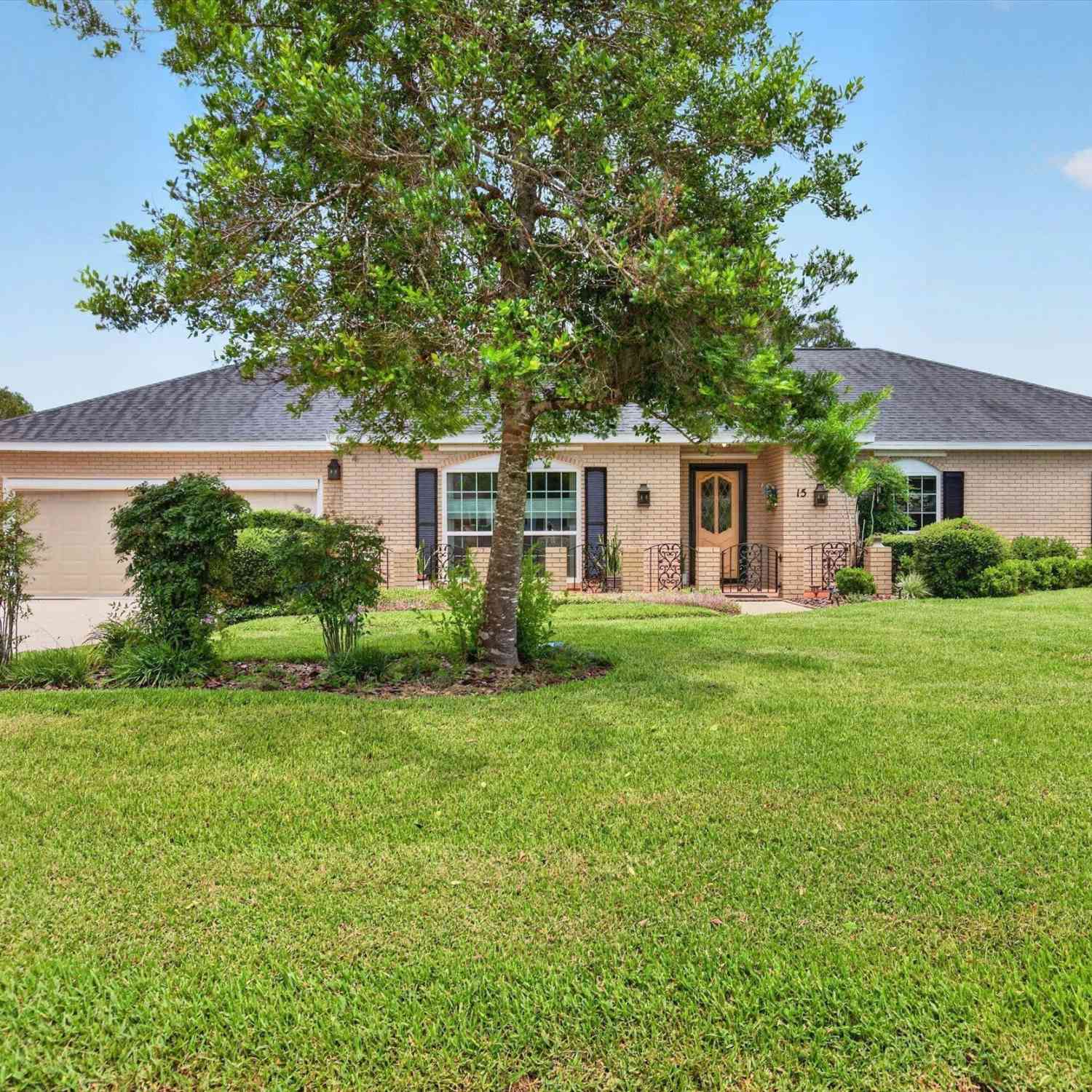 Homes For Sale - 15 Oakmont Circle<br/> Ormond Beach, FL 32174