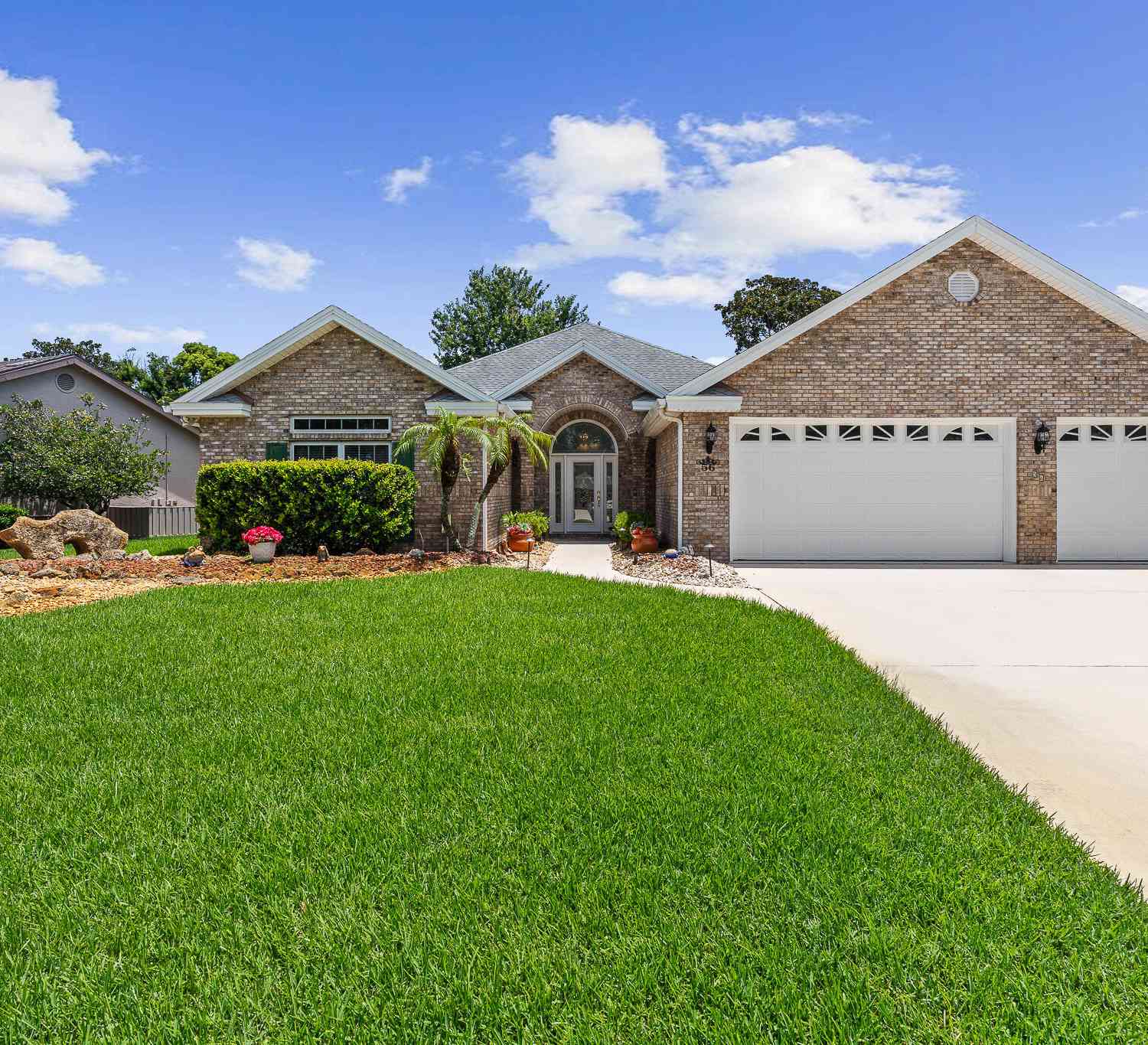 Homes For Sale - 56 Kingsley Circle<br/> Flagler County, Ormond Beach, FL 32174