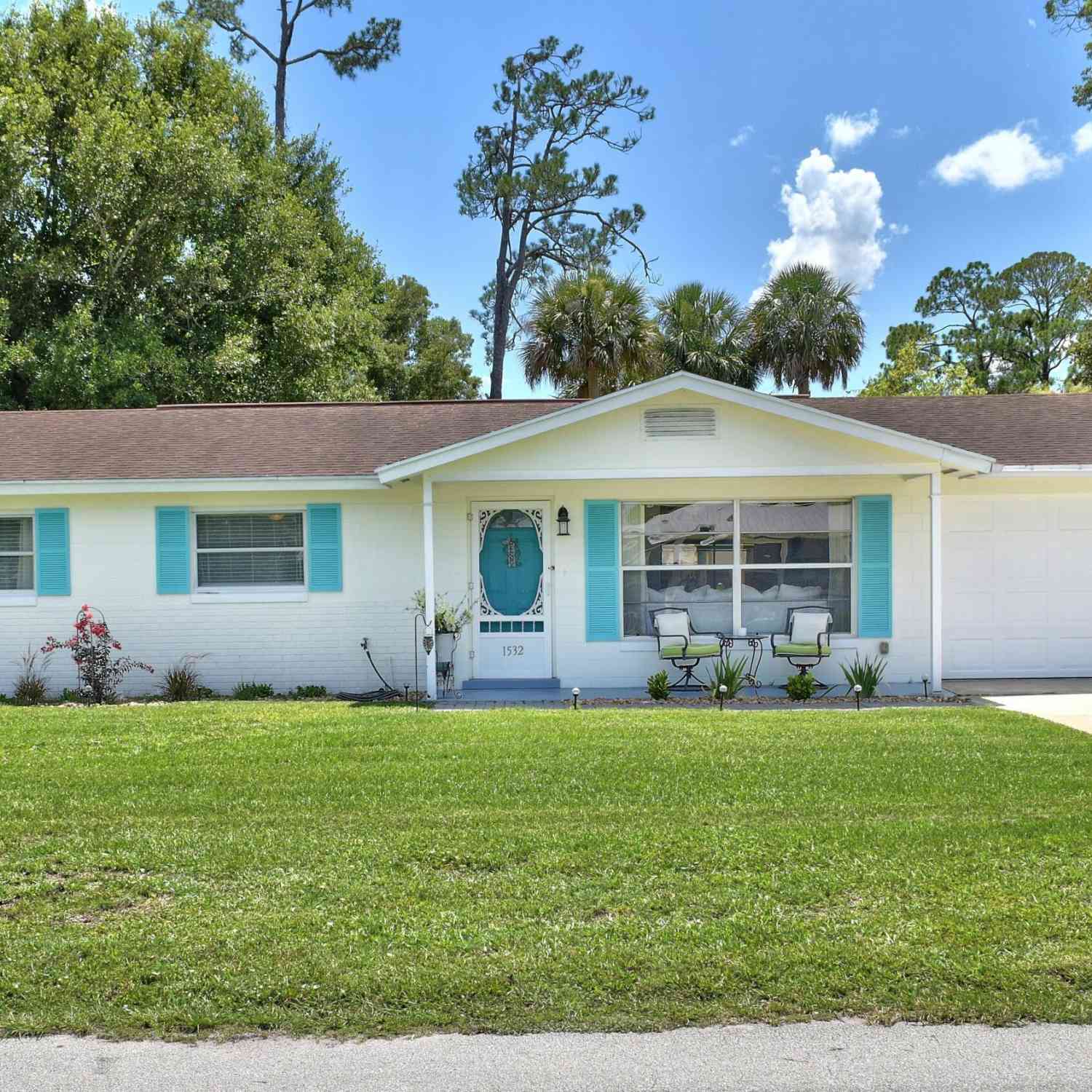 Homes For Sale - 1532 Decatur Avenue<br/> Holly Hill, FL 32117