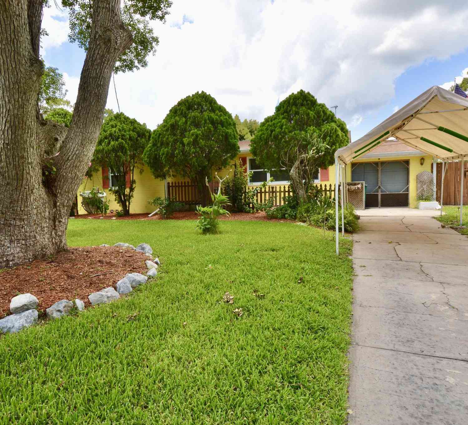 Homes For Sale - 1732 Cordova Avenue<br/> Holly Hill, FL 32117