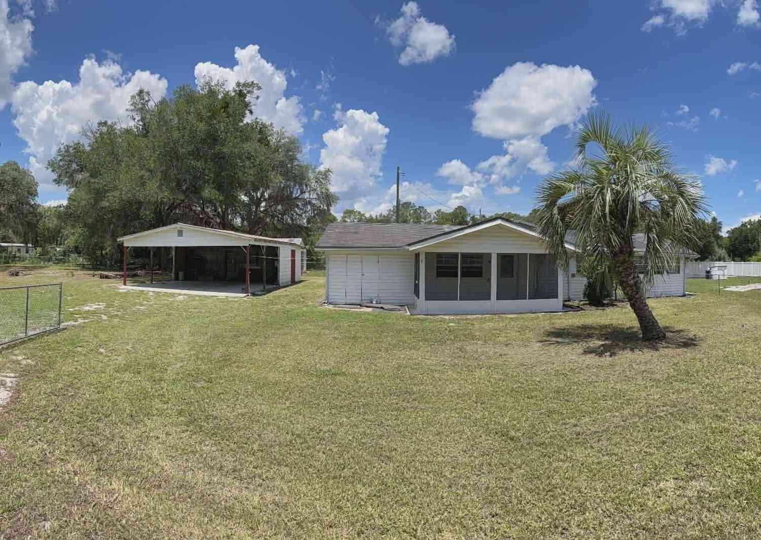 Homes For Sale - 16454 NE 141st Avenue<br/> Fort McCoy, FL 32134