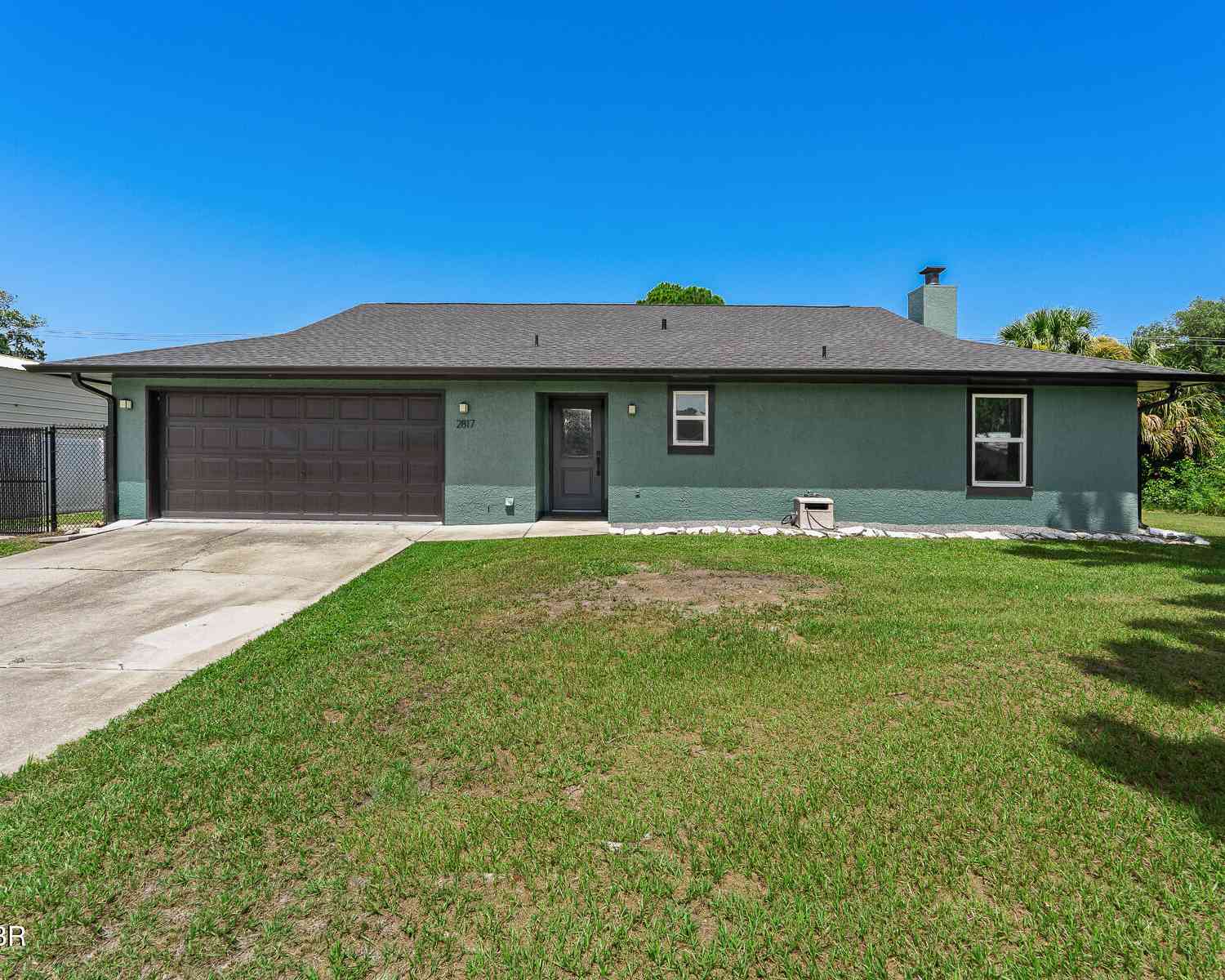 Homes For Sale - 2817 Yule Tree Drive<br/> Edgewater, FL 32141