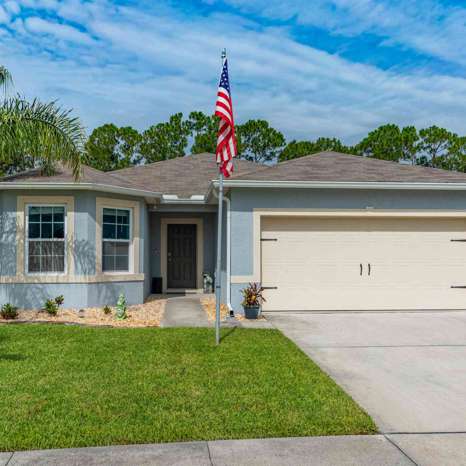 Homes For Sale - 117 Old Mill Pond Road<br/> Edgewater, FL 32141