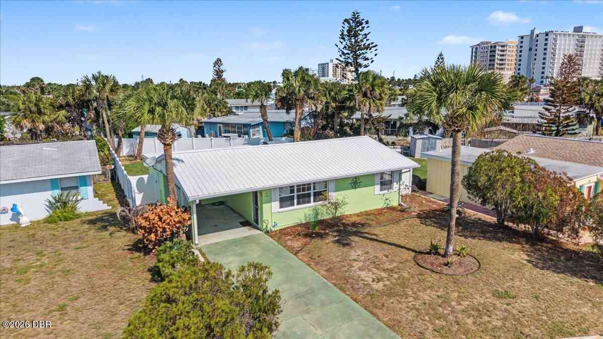 Homes For Sale - 15 Alamanda Drive<br/> Ormond Beach, FL 32176