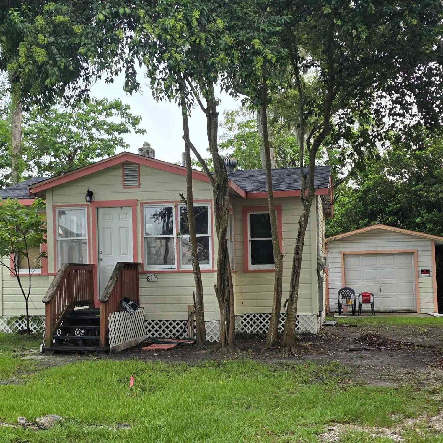 Homes For Sale - 815 Julia Street<br/> Daytona Beach, FL 32114