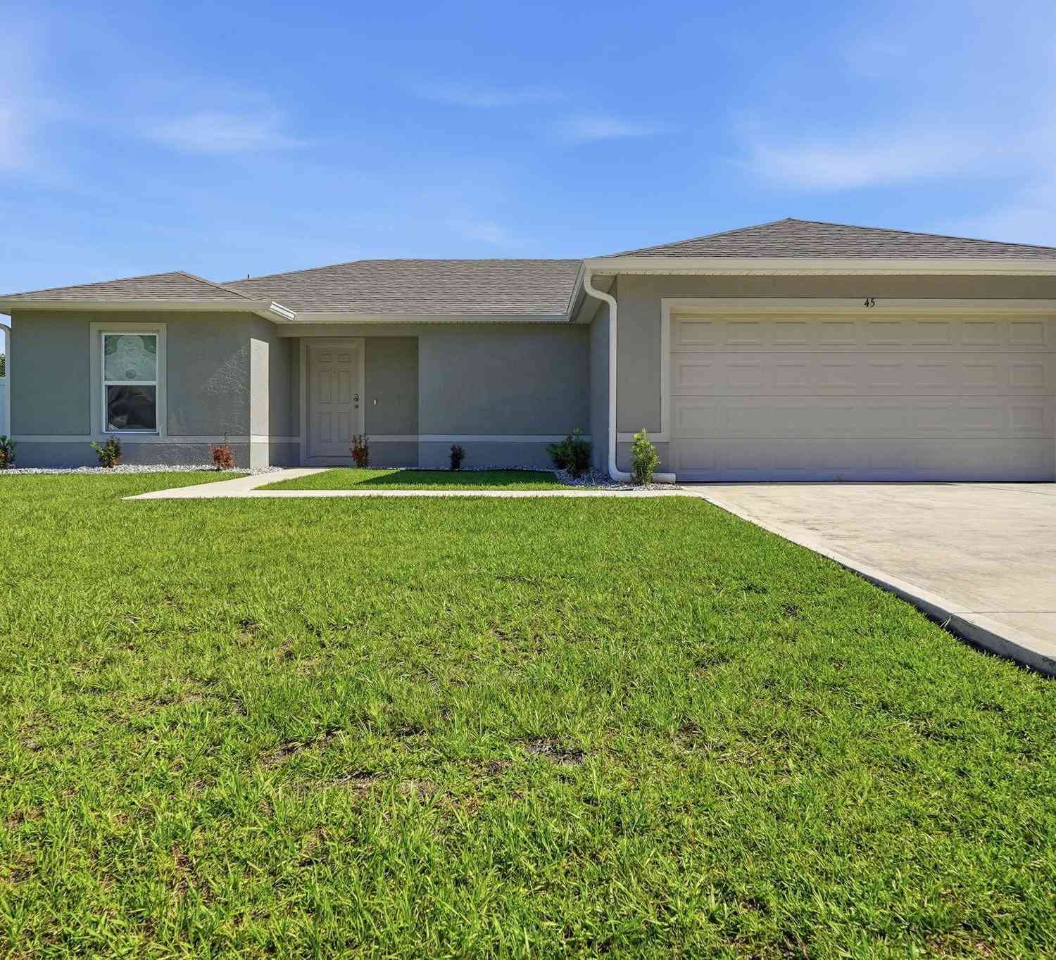 Homes For Sale - 45 Smith Trail<br/> Palm Coast, FL 32164