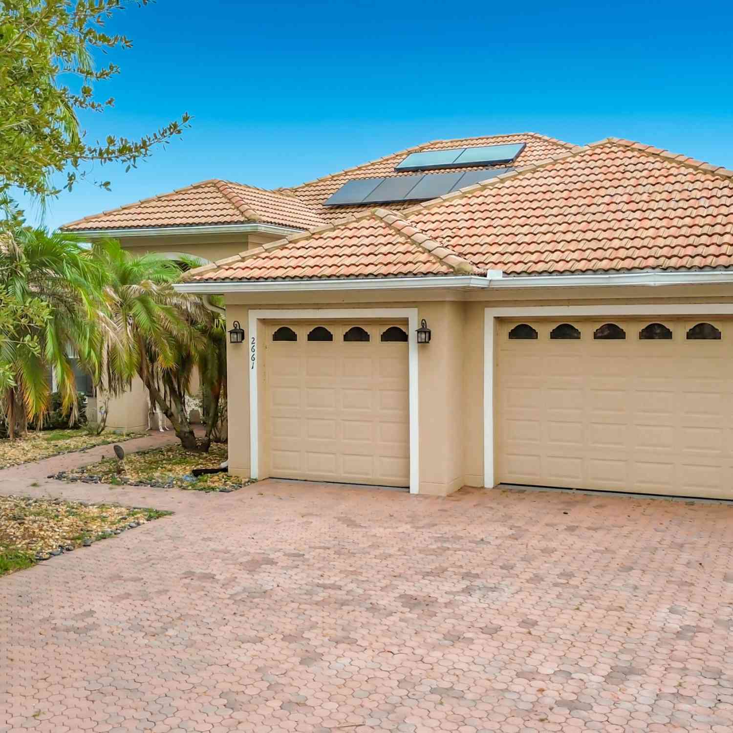 Homes For Sale - 2661 Breaker Lane<br/> Kissimmee, FL 34746