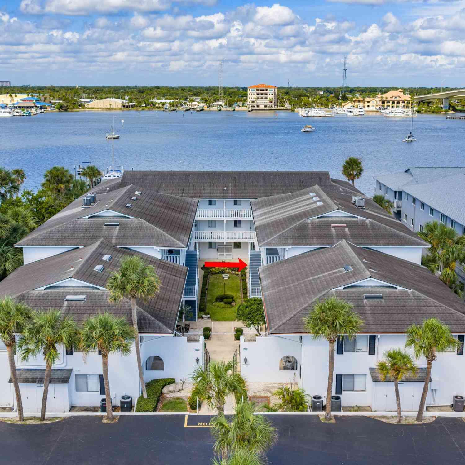 Condo For Sale - 405 N Halifax Avenue #105<br/> Daytona Beach, FL 32118