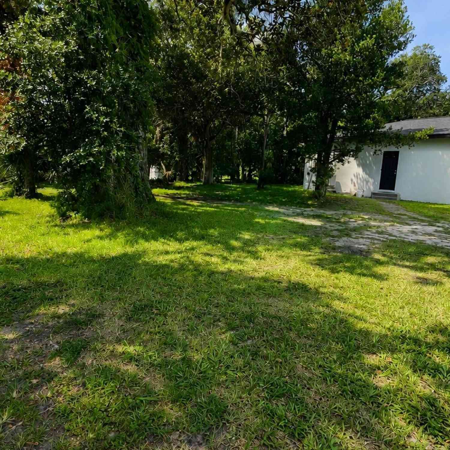Vacant Land For Sale - 547 Live Oak Avenue<br/> Daytona Beach, FL 32114