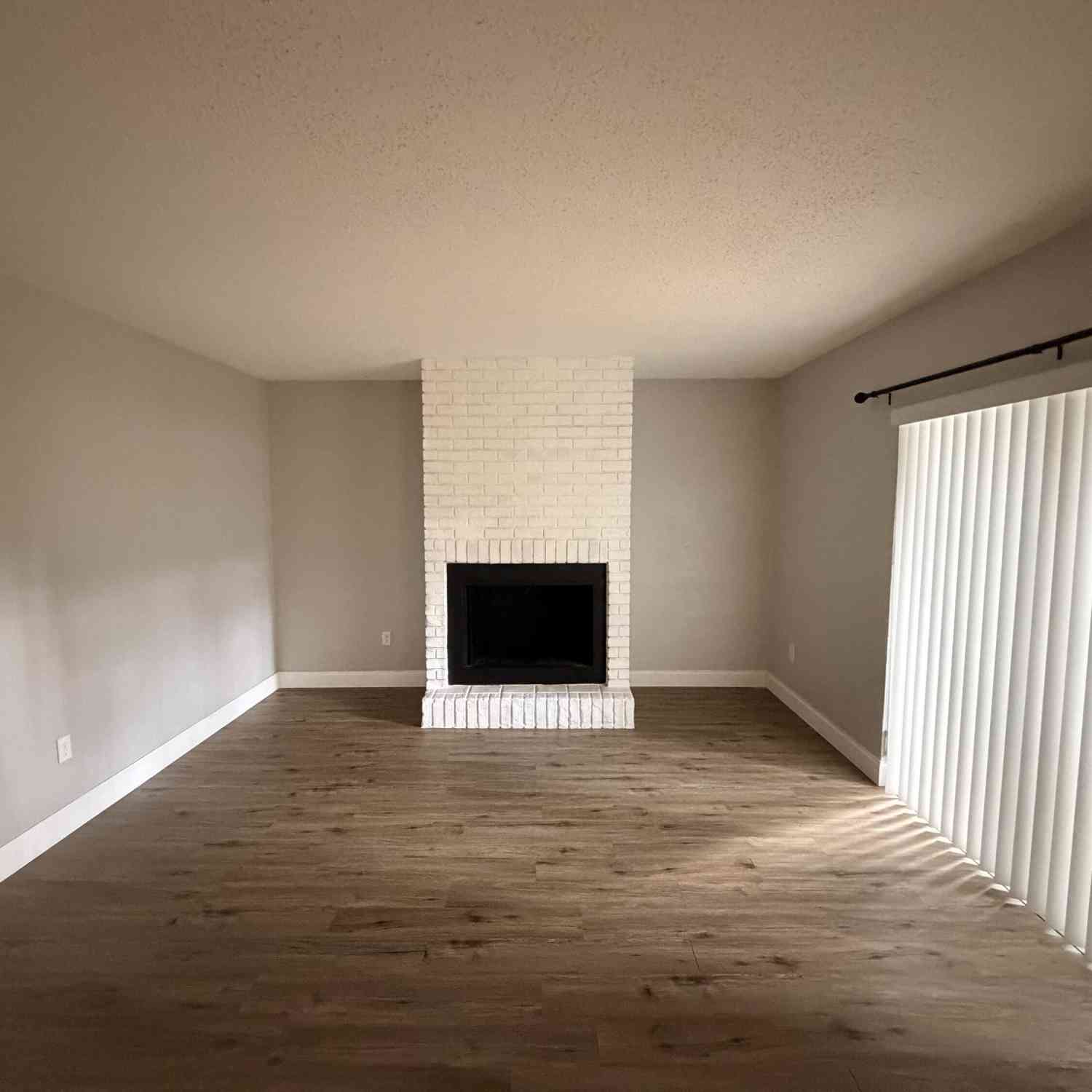 Townhouse For Rent - 87 Springwood Square<br/> Port Orange, FL 32129
