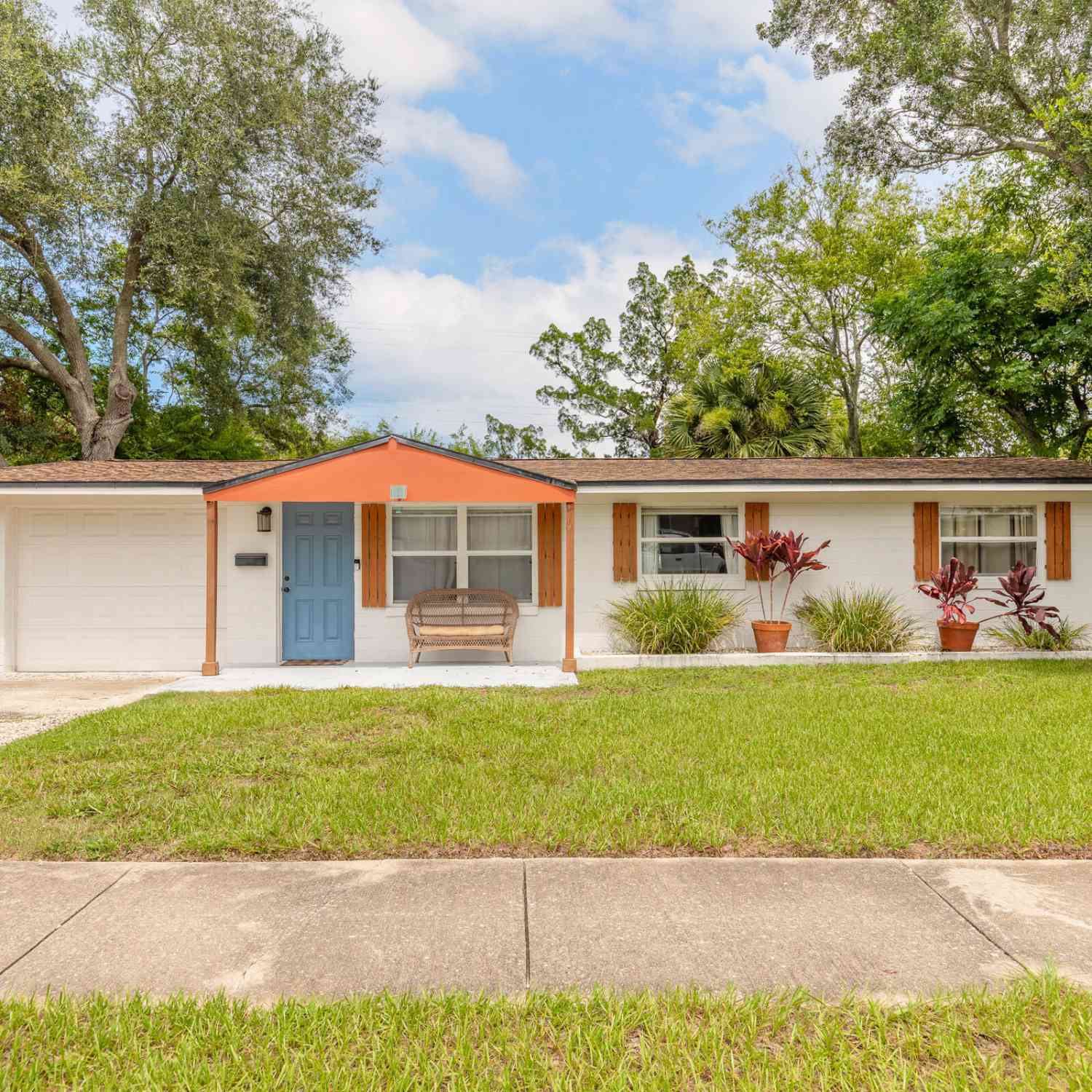 Homes For Sale - 1245 Essex Road<br/> Daytona Beach, FL 32117