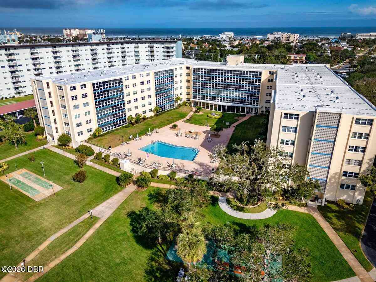 Condo For Sale - 1224 S Peninsula Drive #621<br/> Daytona Beach, FL 32118
