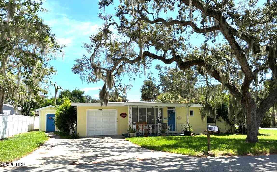 Homes For Sale - 1435 Daytona Avenue<br/> Holly Hill, FL 32117