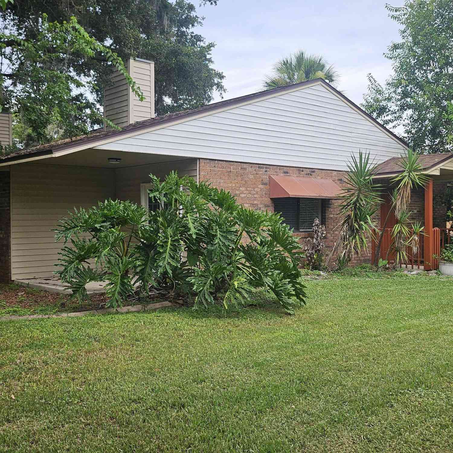Townhouse For Sale - 1591 Revere Lane<br/> Holly Hill, FL 32117