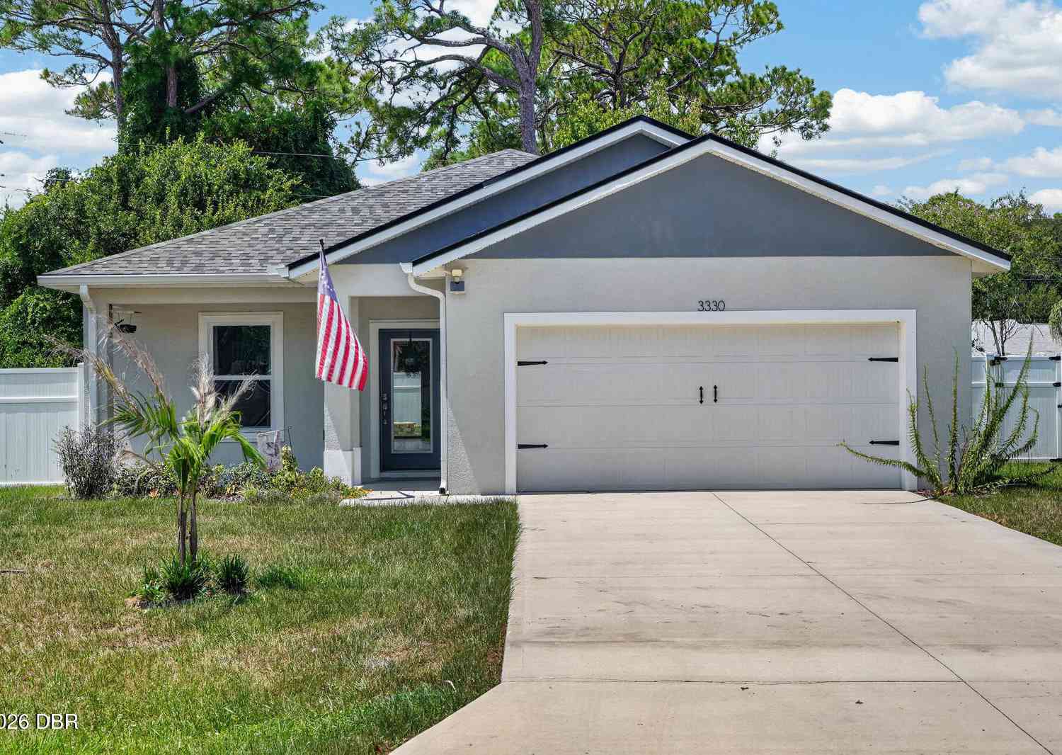 Homes For Sale - 3330 Willow Oak Drive<br/> Edgewater, FL 32141