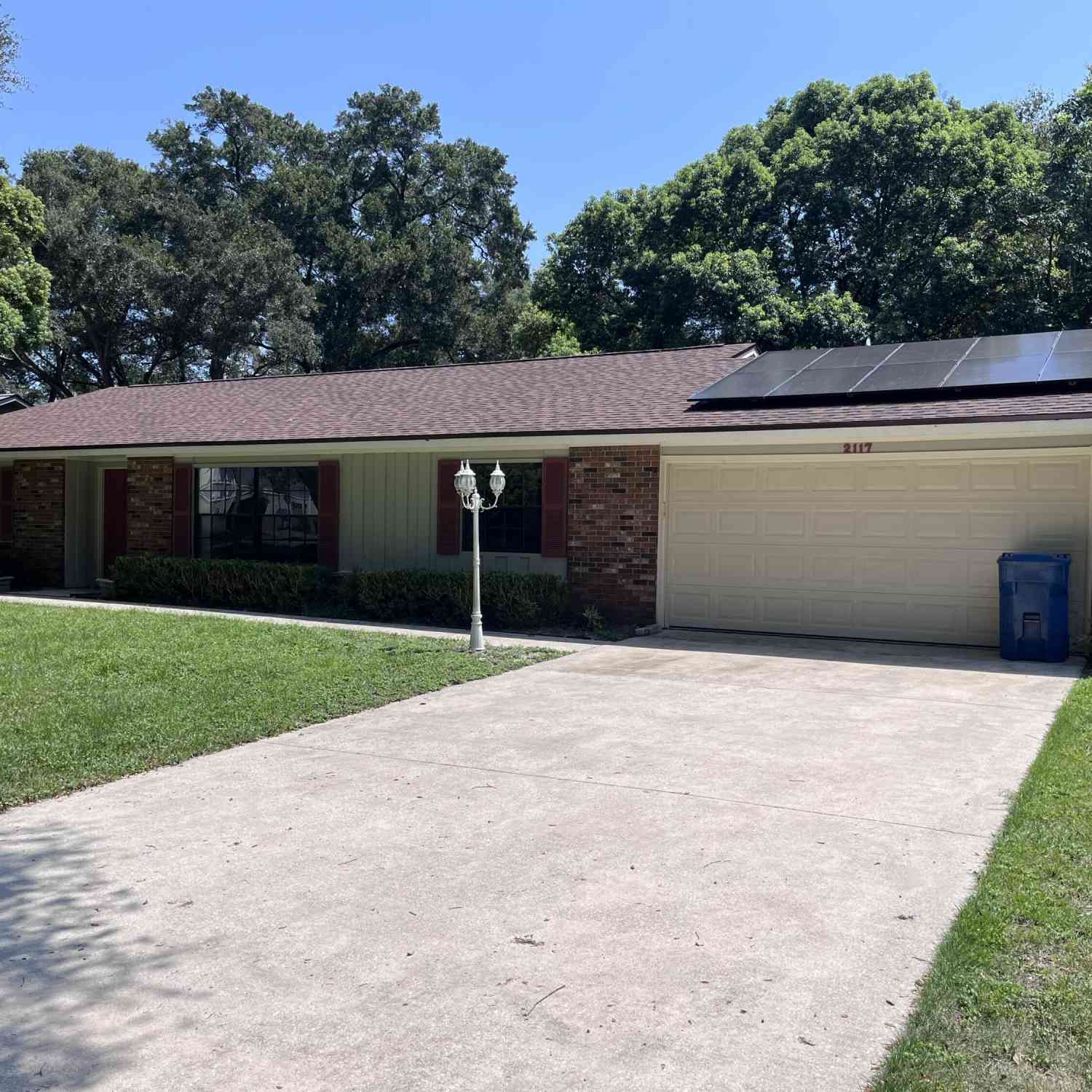 Homes For Sale - 2117 Yorkshire Drive<br/> DeLand, FL 32724