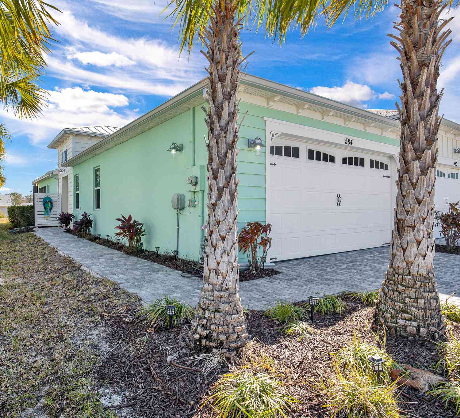 Homes For Sale - 584 Landshark Boulevard<br/> Daytona Beach, FL 32124