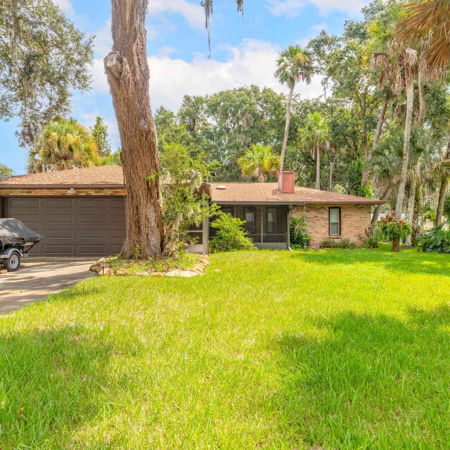 Homes For Sale - 1413 Orange Tree Drive<br/> Edgewater, FL 32132