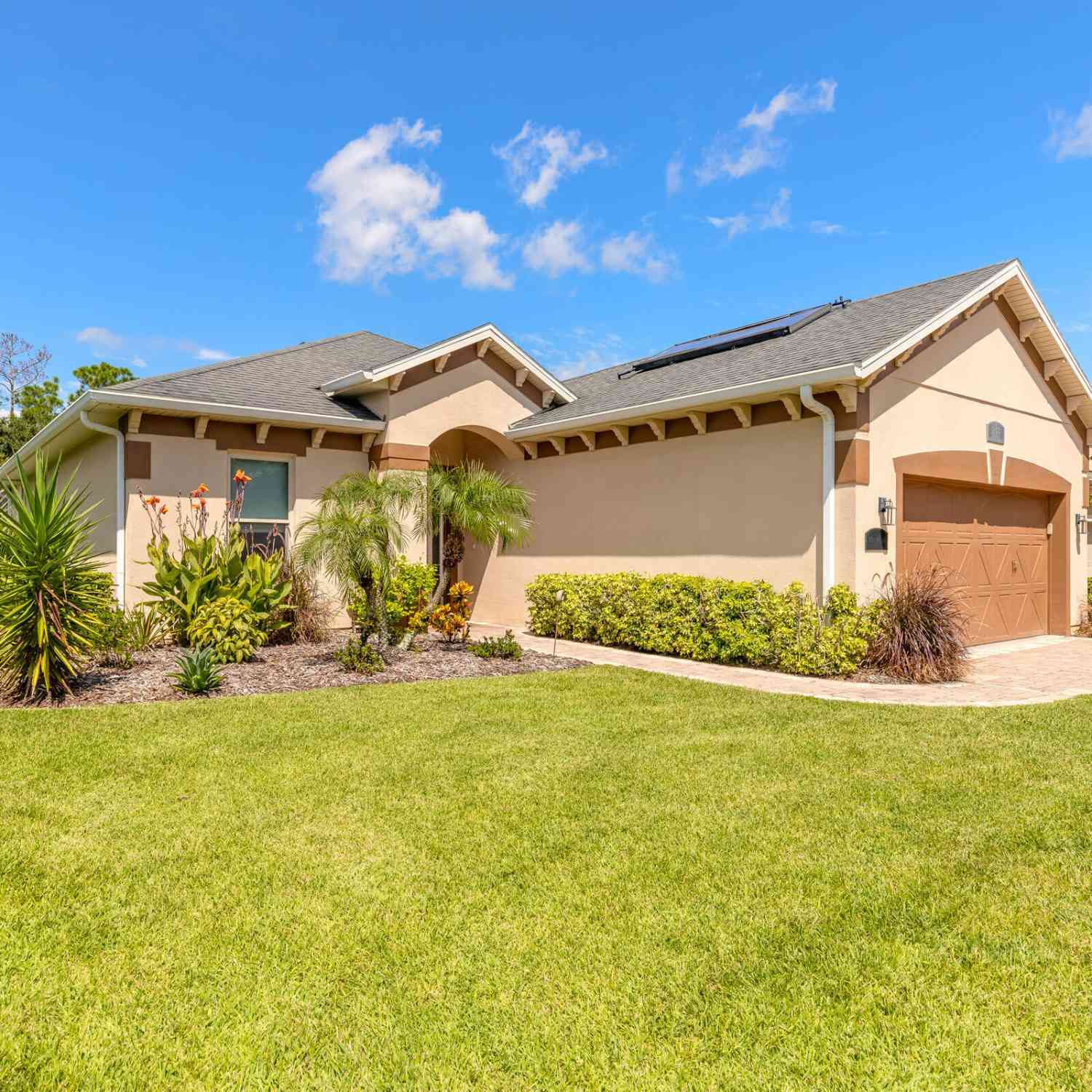 Homes For Sale - 248 Birkdale Drive<br/> Daytona Beach, FL 32124