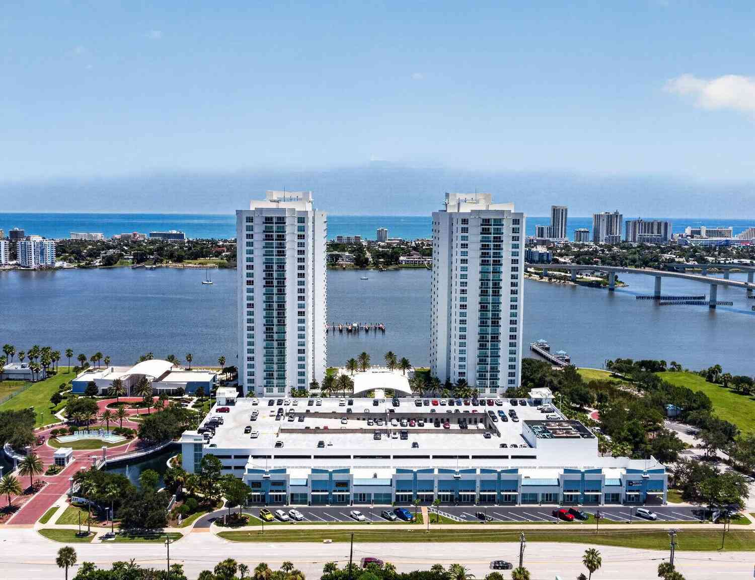 Condo For Sale - 231 Riverside Drive<br/> Volusia County, Holly Hill, FL 32117