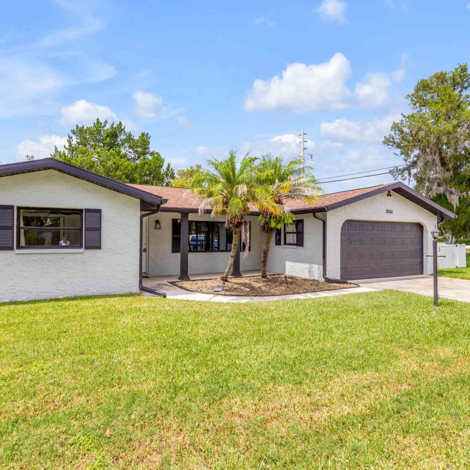 Homes For Sale - 2000 Kenilworth Avenue<br/> South Daytona, FL 32119